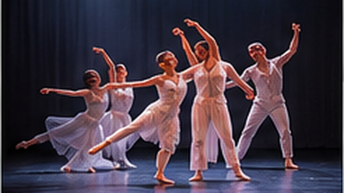 Newport Dance Festival at Great Friends Meeting House